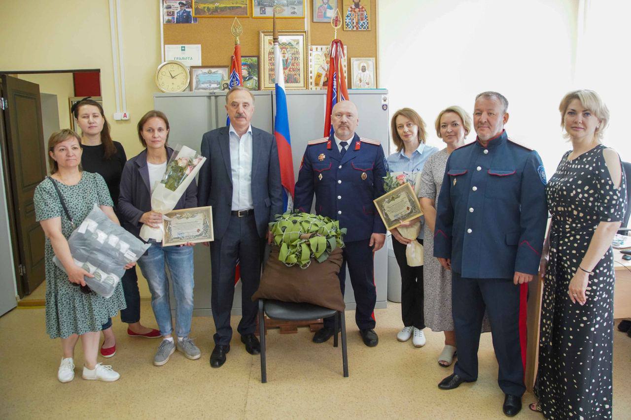 Жительницы Люберец изготовили и передали маскировочную армейскую сеть в  зону СВО | 31.05.2023 | Люберцы - БезФормата